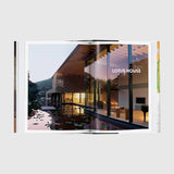 Knyga Living in Japan