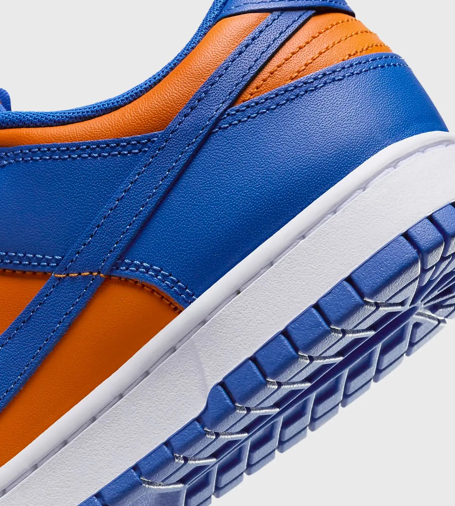 Nike Dunk Low Retro KNICKS DV0833-800