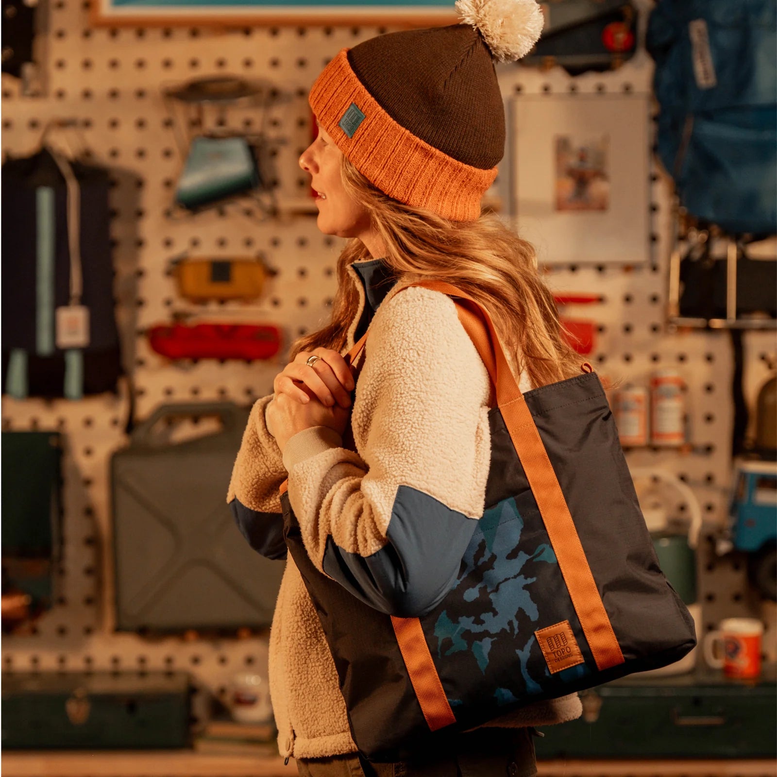 Mountain Essential Tote Woodland / Terracotta